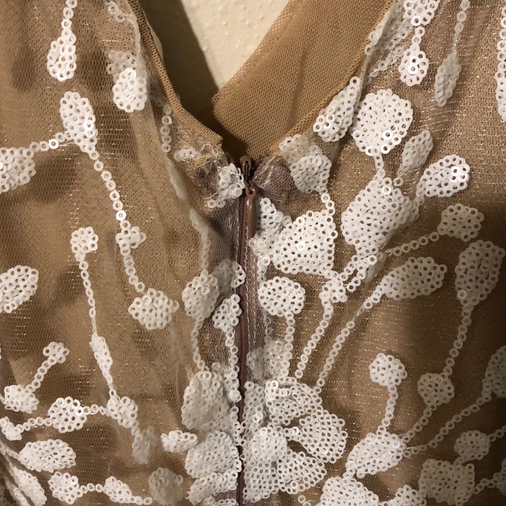 Dress - Picture 3 of 4